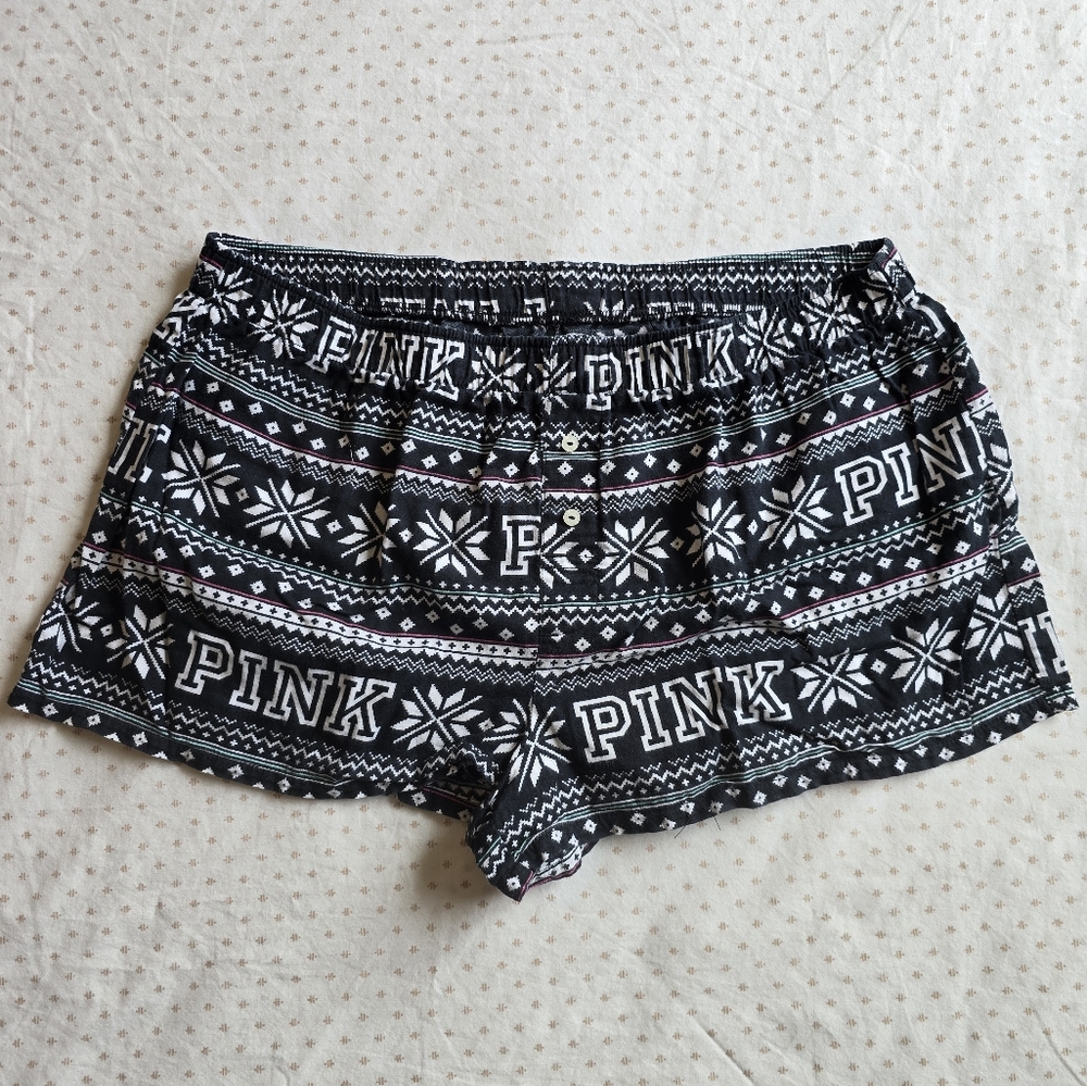 PINK Victoria's Secret Black & White Snowflake Pajama Shorts